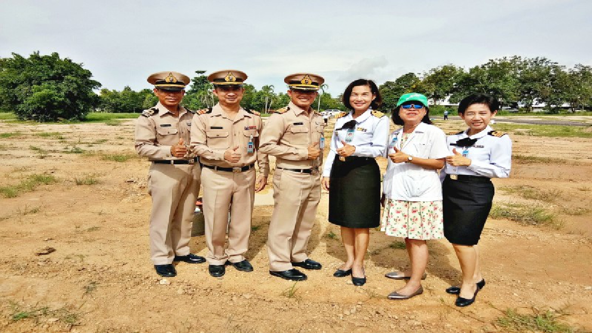 รพ .มเด็จพระนางเจ้าสิริกิติ์ ร่วมปลูกต้นมะขามกระตุ้นให้รักและหวงแหนทรัพยากรป่าไม้