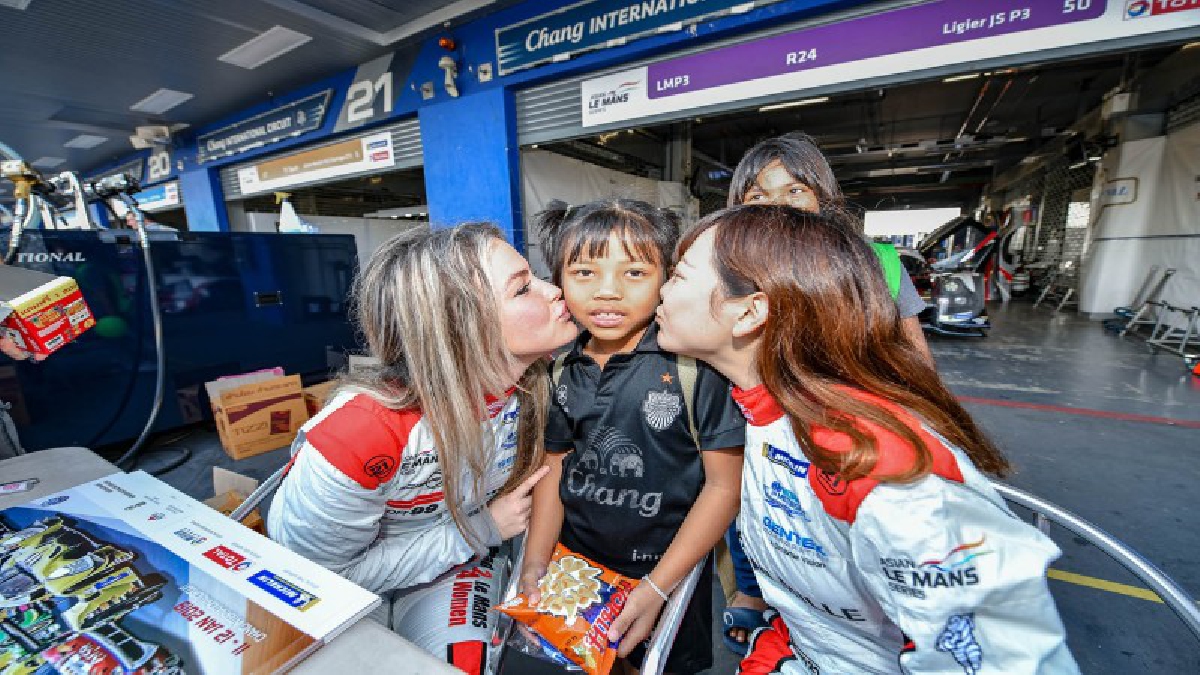 เพื่อเด็ก ครั้งแรกในโลก “สนามช้างฯ” มอบของขวัญระดับโลกรับ “วันเด็ก2562” เด็กนับแสนพาเหรดชมรถแข่งซูเปอร์คาร์ เอเชียน เลอมังส์