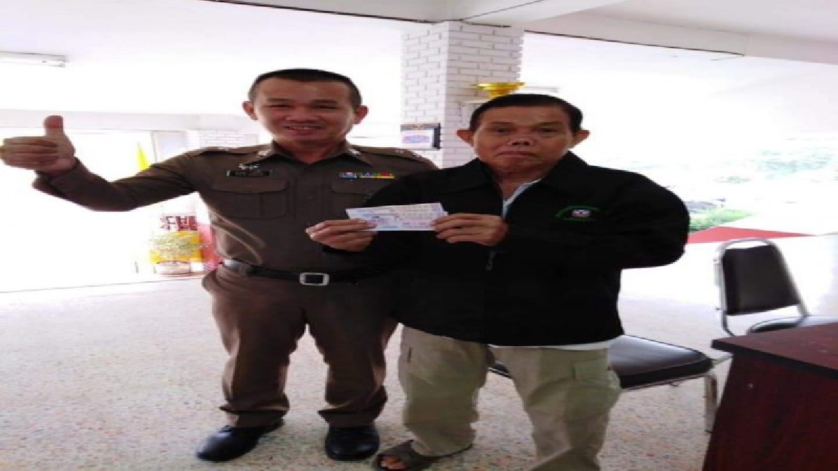 โชคดีตอนแก่..!ลุงวัย 70 ปีอดีตผู้ช่วยผู้ใหญ่บ้านดวงเฮงถูกรางวัลที่ 1 รวม 2 ใบ รับ 12 ล้าน