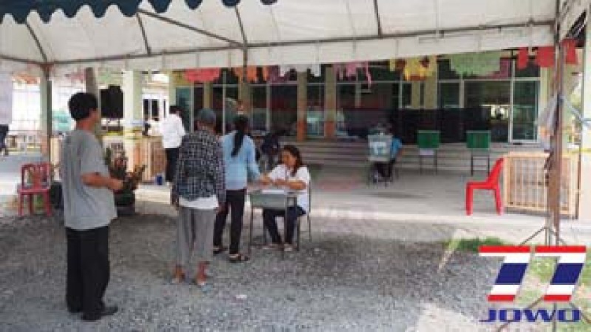 หน่วยเลือกตั้งเขต 5 สมุทรปราการ วังเวงตั้งหน้าศาลาที่กำลังทำบุญ 100วันให้คนตาย