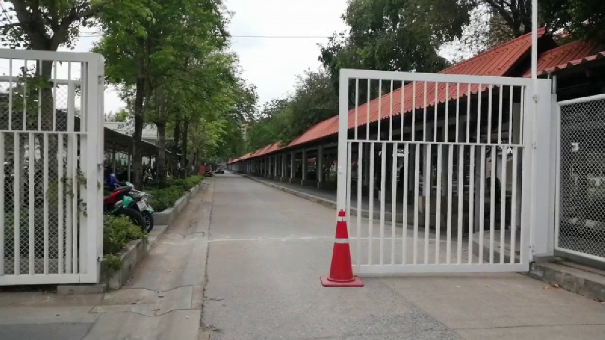 พ่อแม่หัวใจสลาย ลูกชายเรียนปี 4 มหาวิทยาลัยดังผูกคอเสียชีวิตบนหอพัก