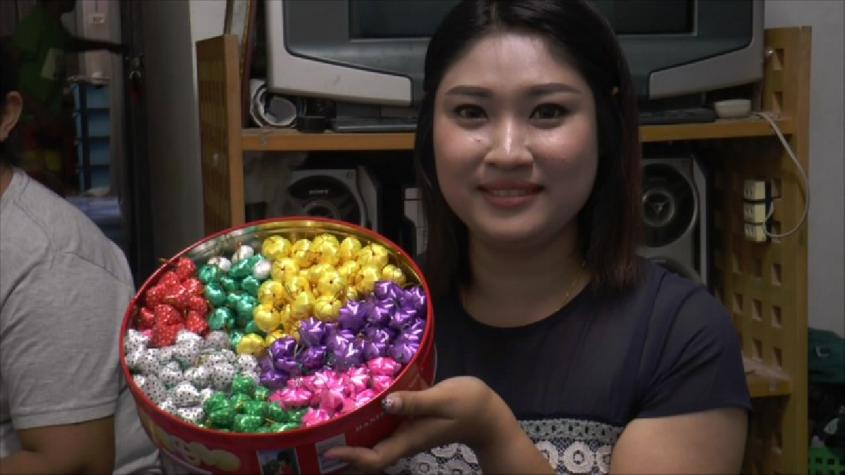 คุณแม่ยังสาวใช้เวลาว่างจากงานประจำ และวันหยุดทำ &ldquo; กัลปพฤกษ์ &rdquo; สวยและมีรูปแบบหลากหลายเป็นที่ต้องการของลูกค้าใกล้ไกล ทำมากว่า 4 ปี