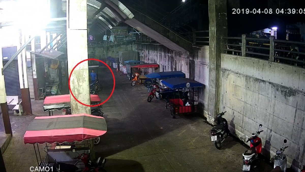 เปิดใจหนุ่ม 17 เซ็งถูกสองโจ๋ ก่อเหตุขโมยรถจยย.ในลานจอดรถตลาดสดมหาราช หนีหาย เจ้าของเผยเดือดร้อนหนัก อยากได้รถคืน