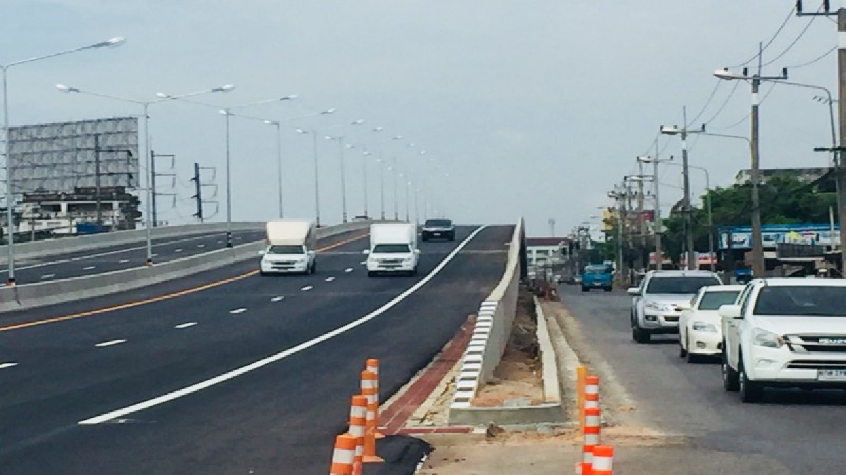 เปิดใช้ชั่วคราวสะพานข้ามแยกบางใหญ่แก้รถติด ผู้ว่าเข้มความปลอดภัยทุกจุดตรวจ หลังได้มีผู้เสียชีวิตแล้ว 2 ศพ