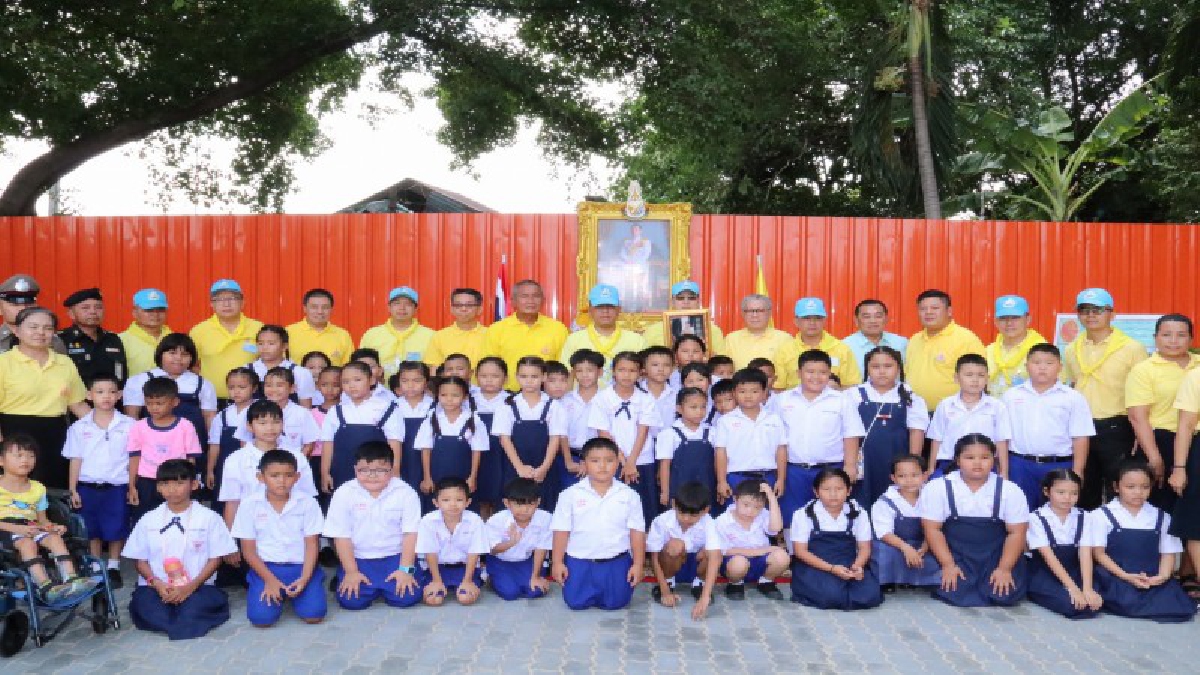กองทัพภาคที่1 ร่วมสวนนงนุชพัทยาส่งมอบสวนชุมชนท่าน้ำสามเสน
