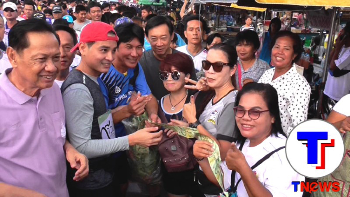 ขอให้เจริญๆ ยิ่งขึ้นไป!! "เชษฐ์ สไมล์บัฟฟาโร่" มอบเงินแสน สมทบทุนก้าวคนละก้าว วิ่งช่วยตูนที่วัดโสธร ฉะเชิงเทรา(มีคลิป)