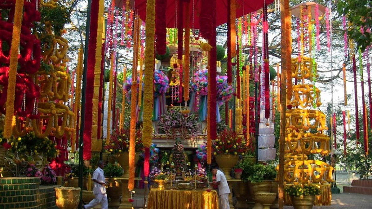 อ่างทองจัดพิธีบวงสรวง "พรหม 4 หน้า" สมัยอยุธยา ณ วัดโพธิ์หอม แห่งเดียวในประเทศไทย เพื่อเสริมความเป็นสิริมงคล