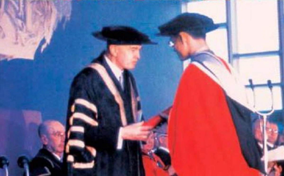 รู้หรือไม่!! ในอดีต "พ่อหลวง" ทรงเคยกำราบฝรั่งไร้มารยาท ด้วยพระราชดำรัสเพียงไม่กี่ประโยค แต่จุกไปถึงทรวง!!