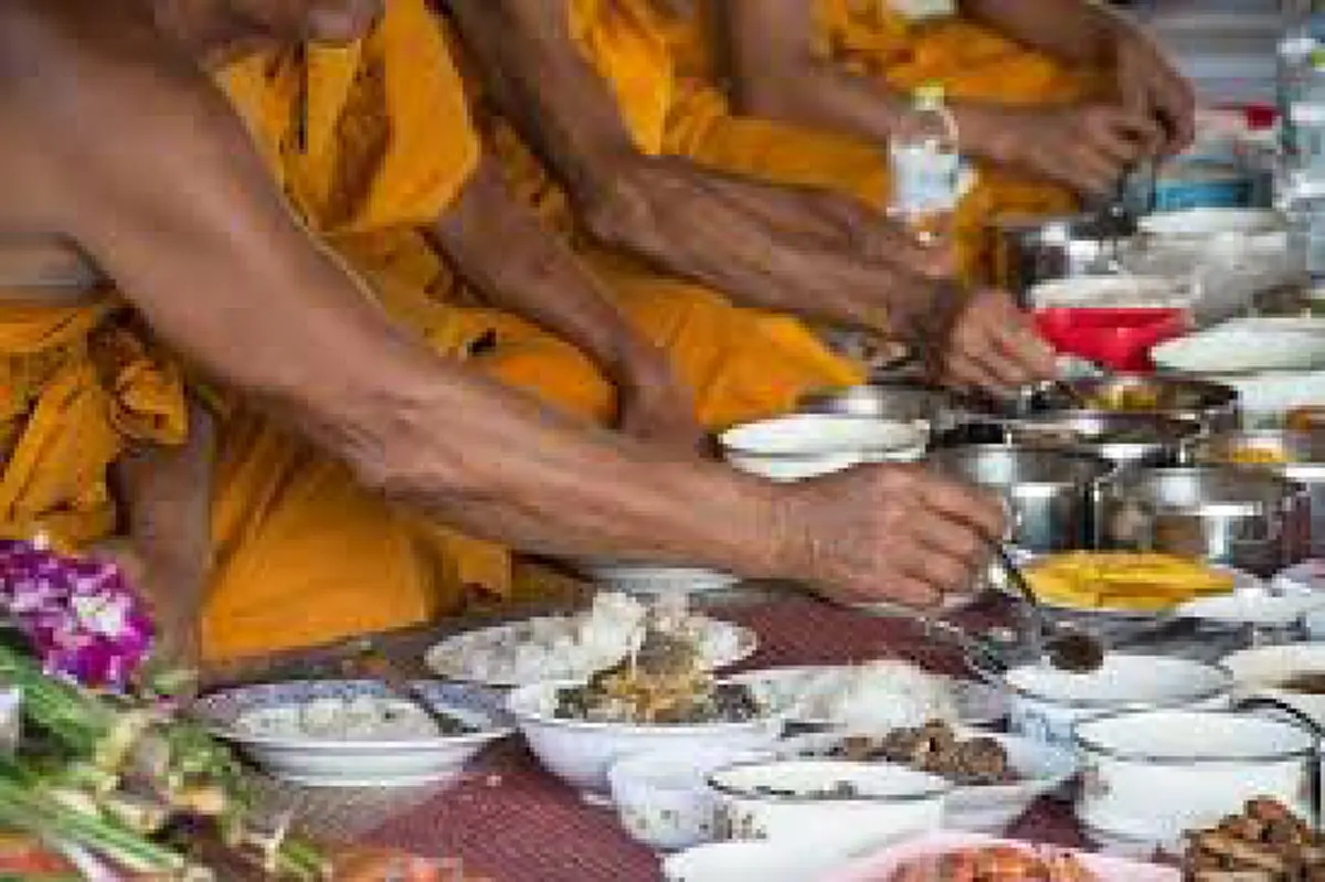 แชมป์โรคร้ายในพระสงฆ์ไทย จากการใส่บาตร