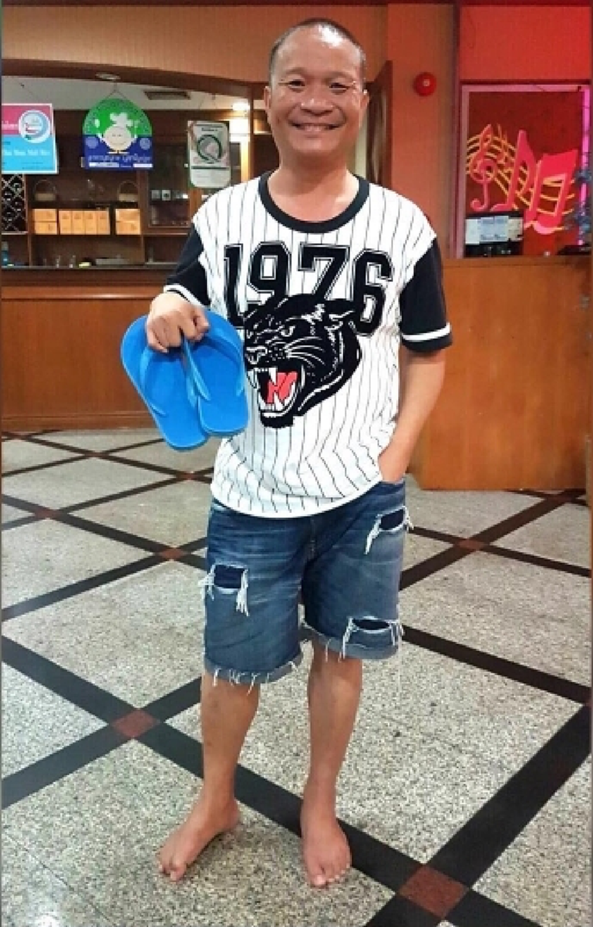ร้อยล้านแต่ติดดิน!??..."หม่ำ จ๊กม๊ก" VS "เทพพิทักษ์" ป๊ะกันอย่างที่เห็น ส่วนหม่ำยิ้มหน้าแป้นได้รองเท้าคู่ใหม่ ถูกใจป๋า!!!