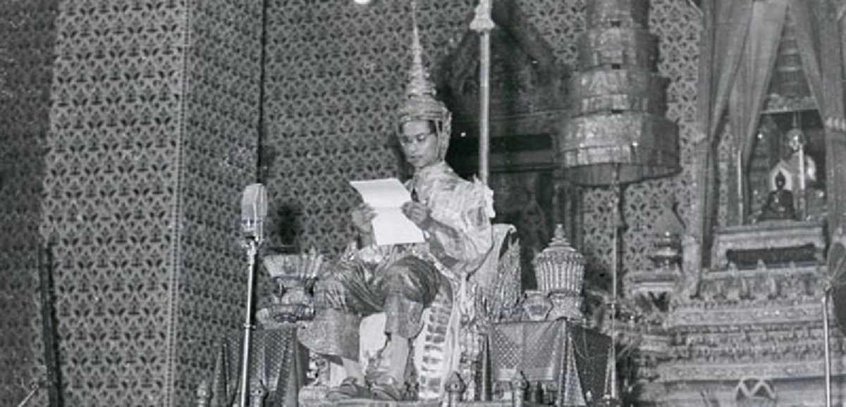 "พระสงฆ์ไทยนี้แปลก ที่สามารถผัดผ่อนความตายได้" แค่ในหลวงร.๙ ทรงขออาราธนาว่า"อย่าเพิ่งดับขันธ์ ให้อยู่ช่วยจรรโลงพระศาสนาต่อ" สิ่งมหัศจรรย์ที่เกิดแม้แต่สื่อต่างชาติก็แปลกใจ