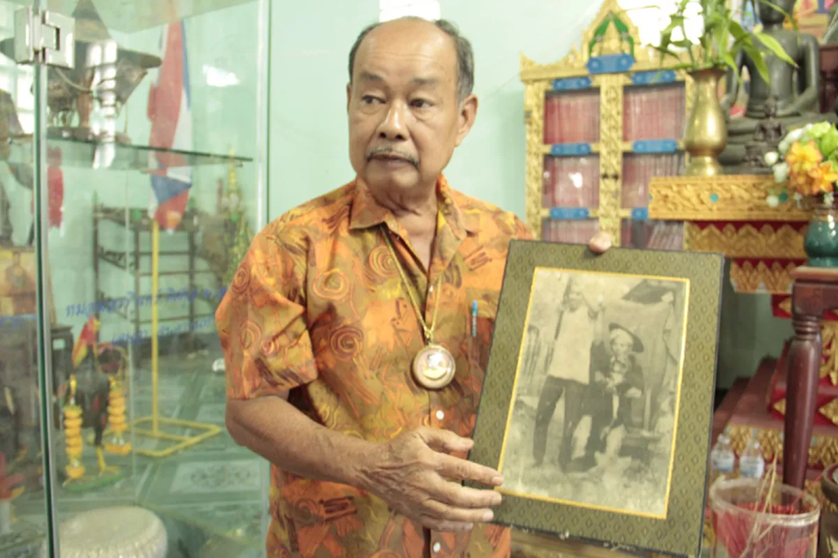 ด่วน!!!...พบพระมาลา"สมเด็จพระนเรศวรฯ" อายุกว่า 400 ปี ด้วยการตามหาจากภาพถ่าย พบลวดลายเป็นยันต์แปดทิศ แบบนี้ของแท้แน่นอน (ชมภาพ)