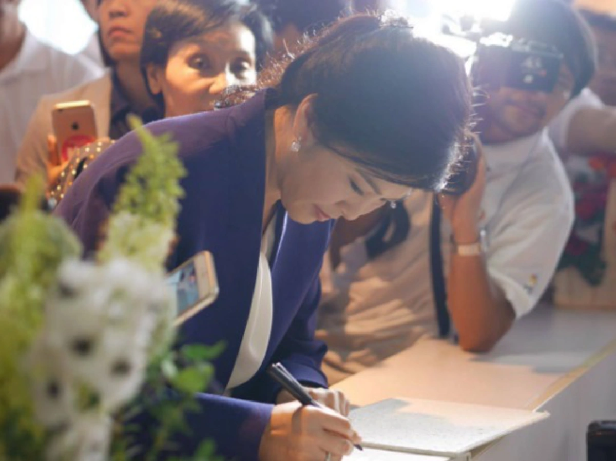 "ยิ่งลักษณ์" ร่วมยินดี "วอยซ์" ครบรอบ 7 ปี พร้อมเขียนอวยพร