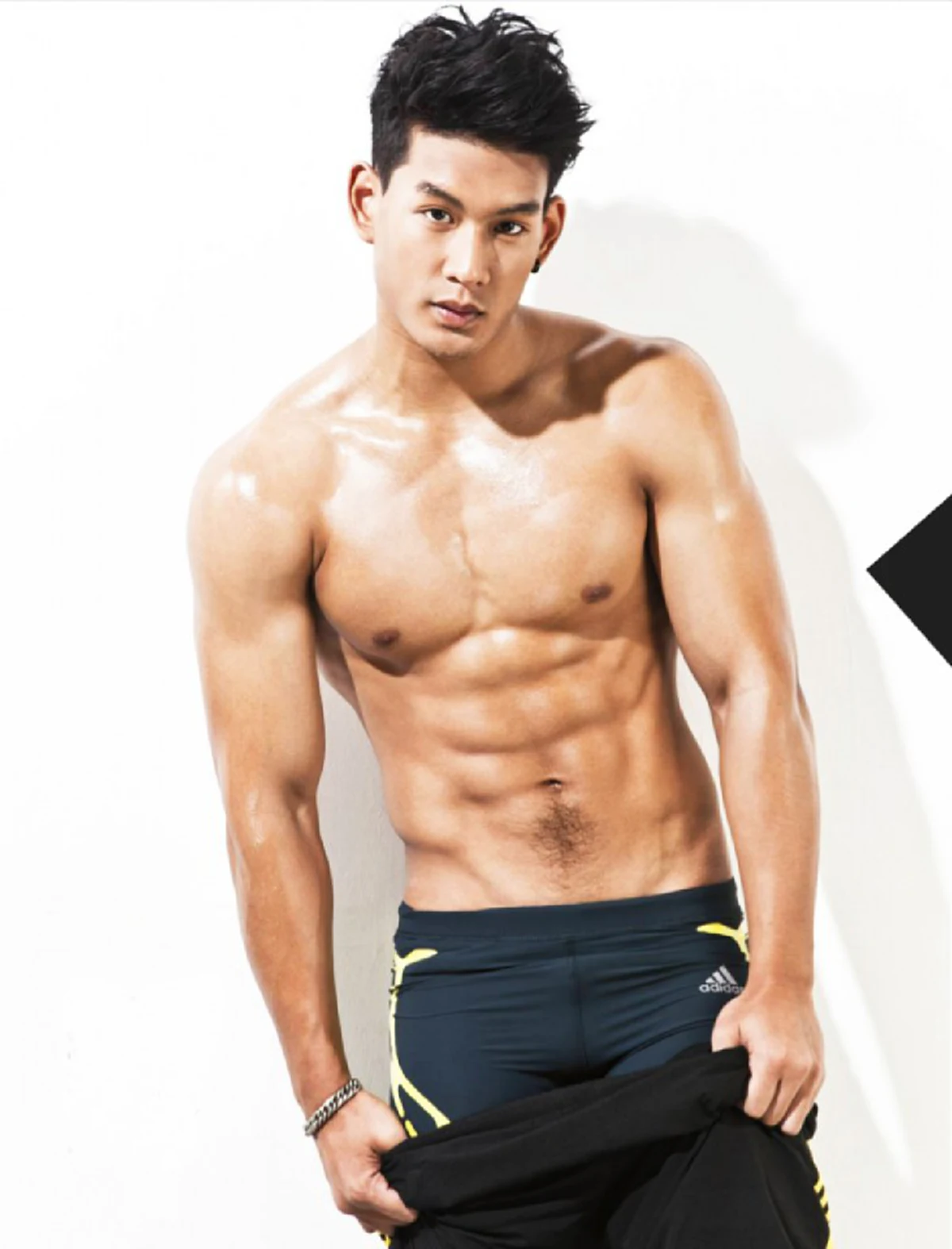แซ่บอะไรเบอร์นั้น!!! ส่องภาพ "พ่อหมอผี" จาก "นาคี" ออกมาแปปเดียวฮือฮาทั้งโซเชียล ชาวเน็ตถามเป็นแค่หมอผีจำเป็นต้องงานดีขนาดนี้ไหม?? (มีภาพ)