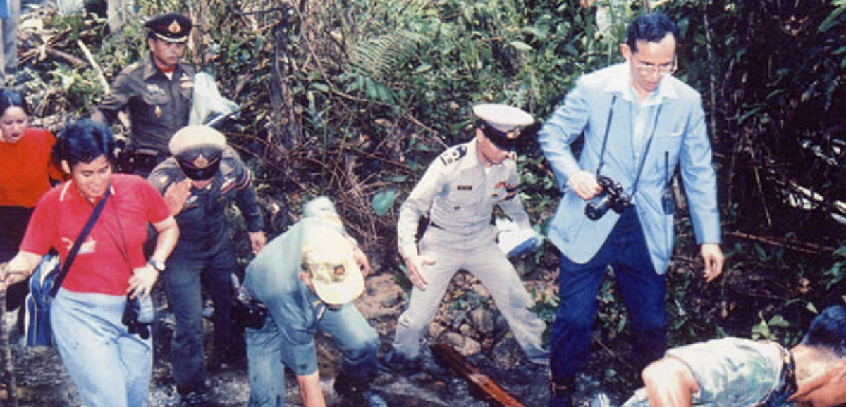 ทุกโครงการของในหลวง ร.๙ ทรงทำประชาพิจารณ์ด้วยพระองค์เอง.. ด้วยการไปคุยกับชาวบ้านในทุกที่ที่ทรงงาน นั้นละ "ประชาพิจารณ์ต้นแบบ"
