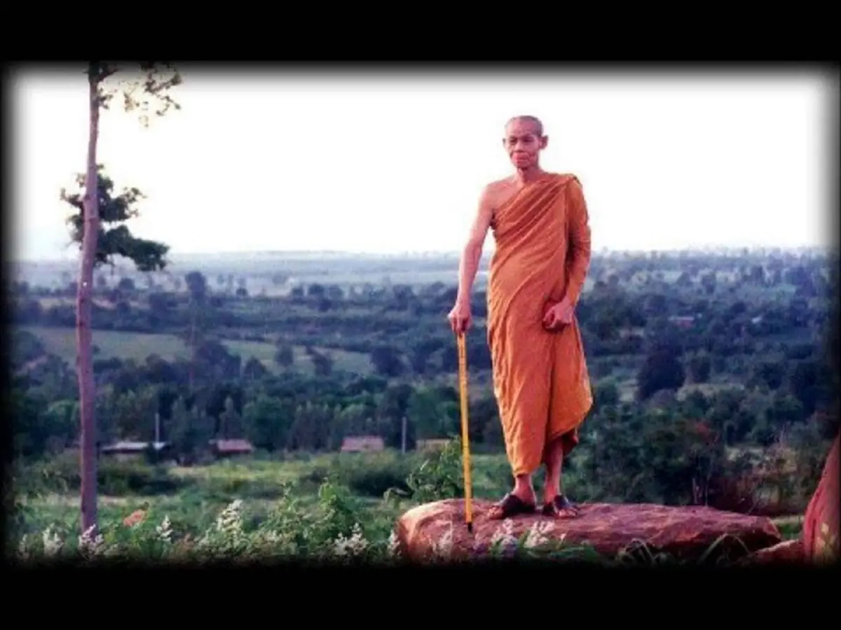 ยิ่งให้ยิ่งได้! หลวงพ่อพุธเผยเหตุที่มีแต่คนนำอาหารดี ๆ มาถวาย เพียงเพราะเคยให้เศษอาหารสุนัขขี้เรื้อนที่กำลังอดตาย!