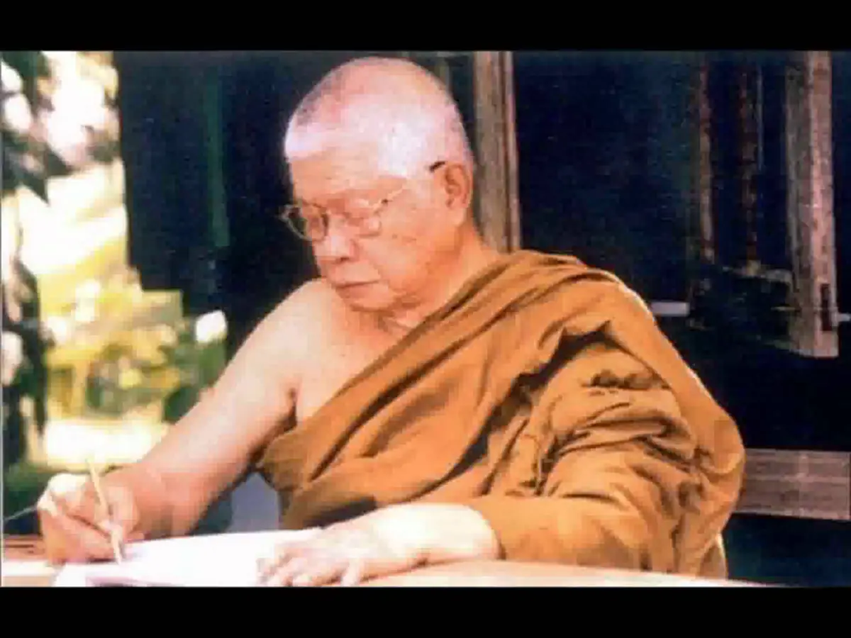 คำสอนแรก!!! ที่หลวงพ่อวิริยังค์ได้รับจากหลวงปู่มั่น เมื่อเจอกันเป็นครั้งแรก คือ ทางสายกลาง