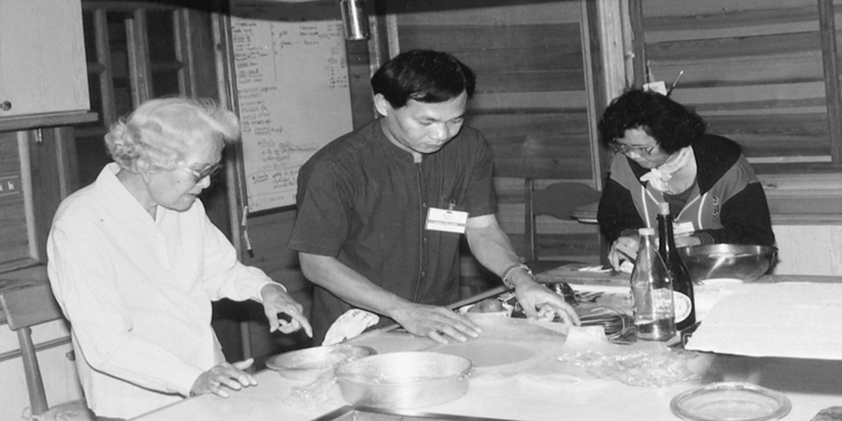 เปิดใจอดีตหัวหน้าห้องเครื่อง ประกอบเครื่องเสวยถวายพ่อหลวงกว่า 40 ปี พระองค์ท่านทรงโปรดอาหารเรียบง่ายเป็นต้นแบบของข้าราชบริพาร(รายละเอียด)