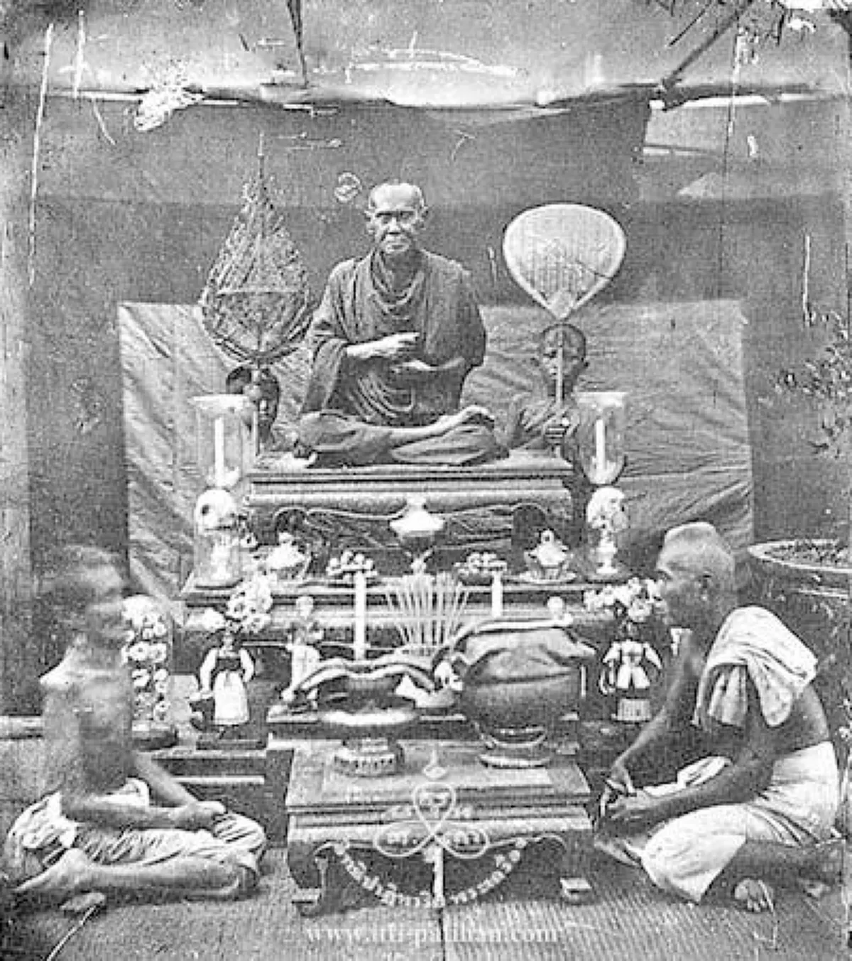 พระอรหันต์อยู่ในบ้าน ที่สมเด็จโตเทศนาให้ ร.4 และข้าราชบริพารฟังจนถึงกับน้ำตาตกและอึ้ง