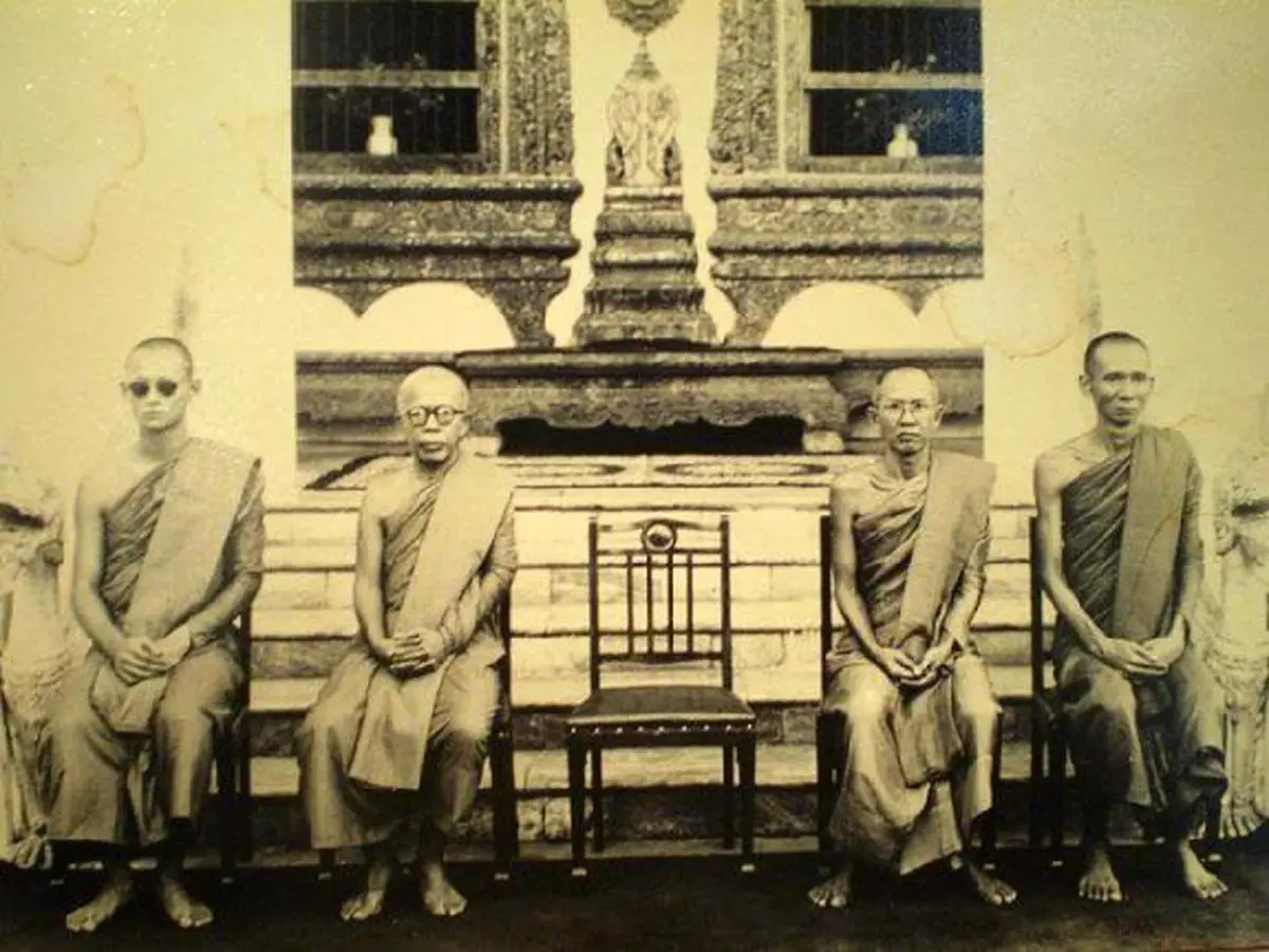 น้ำตาหลั่ง ยามฟังพระสุรเสียง...ชวนฟัง พระสุรเสียงของในหลวงรัชกาลที่๙และสมเด็จย่าฯ ครั้งพระองค์ทรงลาผนวช ยังความปลื้มปีติแก่คนไทยทั้งประเทศ