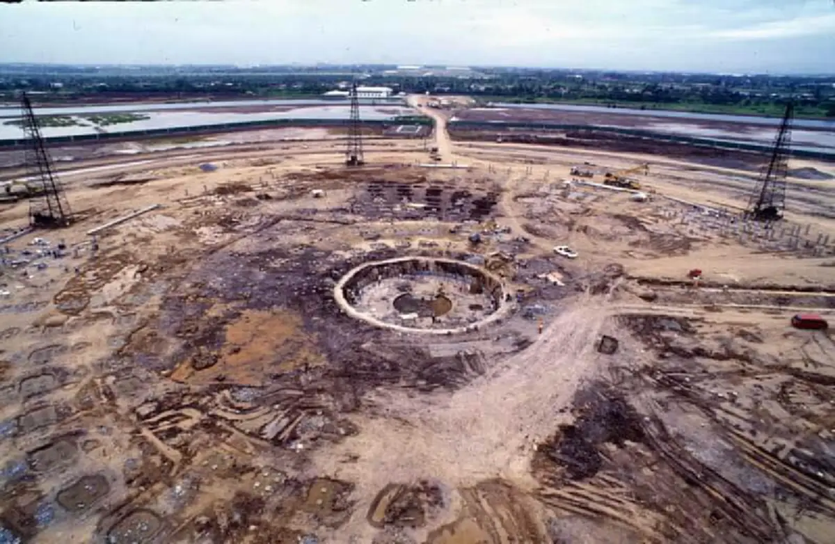 เคยเห็นยัง!!!...จุดเริ่มต้นของธรรมกายเจดีย์ ที่ลูกศิษย์ภูมิใจนำเสนอมากว่า...มันไม่ใช่จานบิน นะจ๊ะ (ชมภาพ)