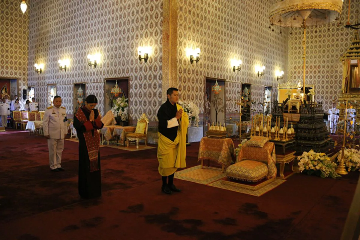 กษัตริย์จิกมี แห่งภูฏาน  เทิดพระเกียรติในหลวง พระธรรมราชาผู้เสด็จปรินิพพาน