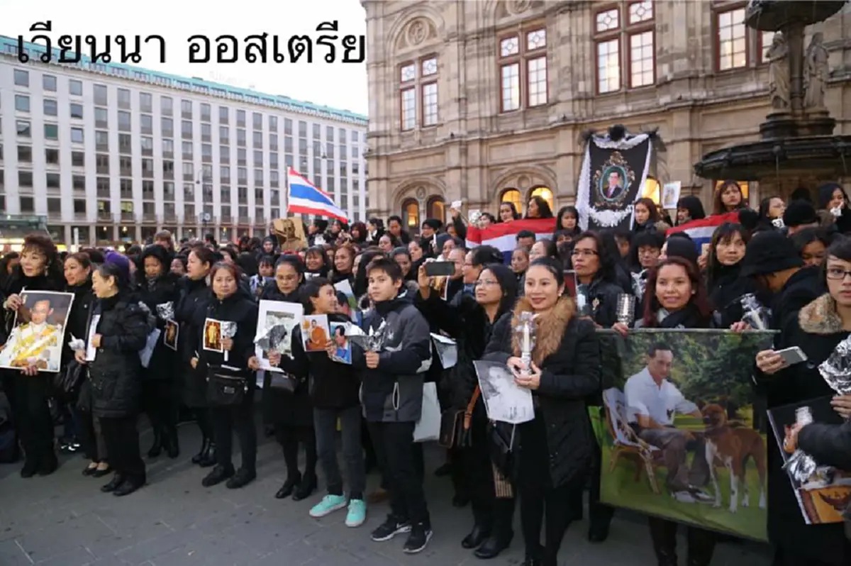 ใครใครก็รัก!!! "พ่อหลวง" ของคนไทย อยู่ในใจของคนทั้งโลก ไม่ใช่แค่คนไทย (ชมภาพ)