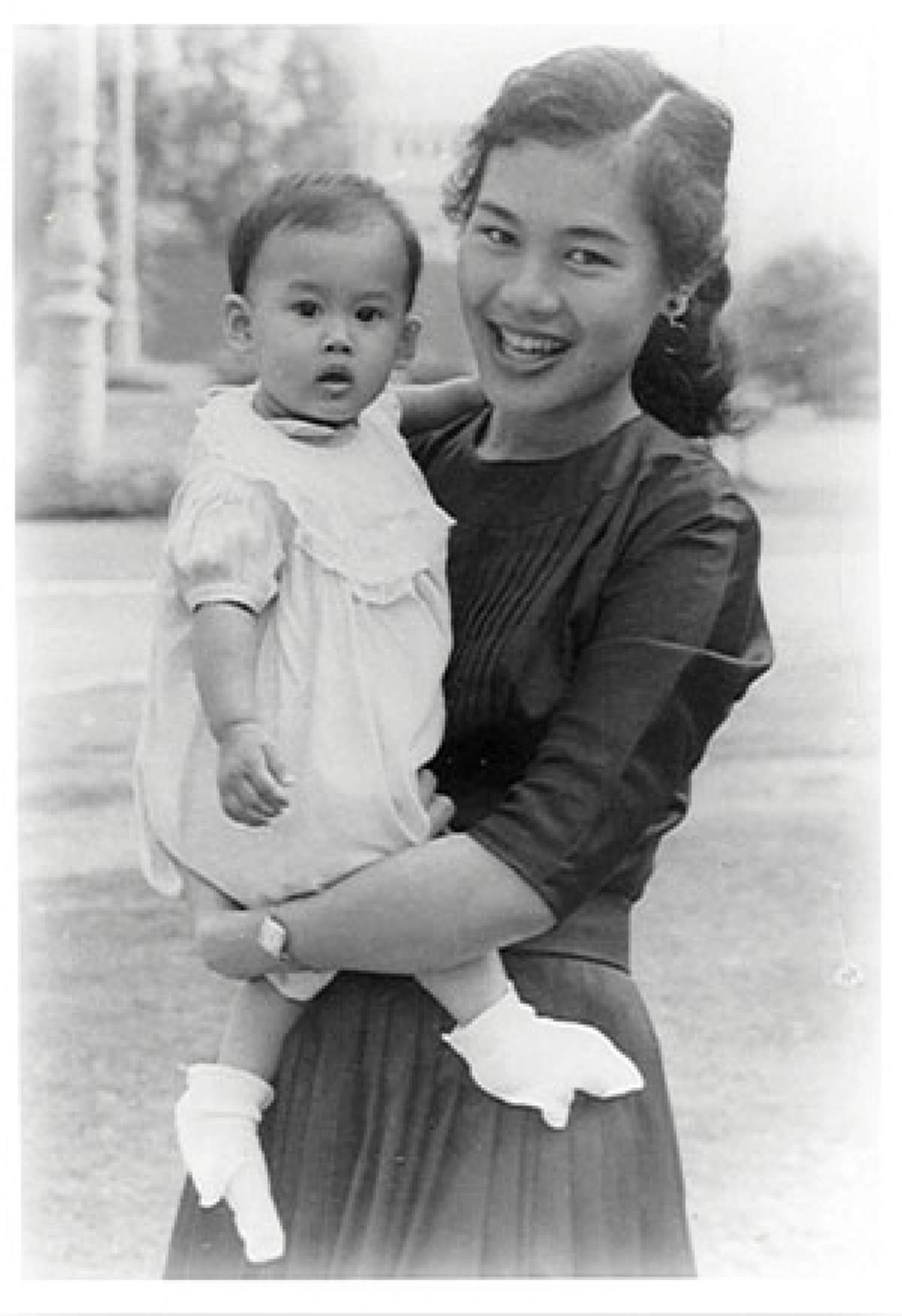 คุณน้อยครับ คุณไปทำอะไรเข้า... เรื่องราวชวนอมยิ้ม ของ พระราชินี - สมเด็จพระเทพฯ เผยให้เห็นความรักระหว่าง แม่-ลูก