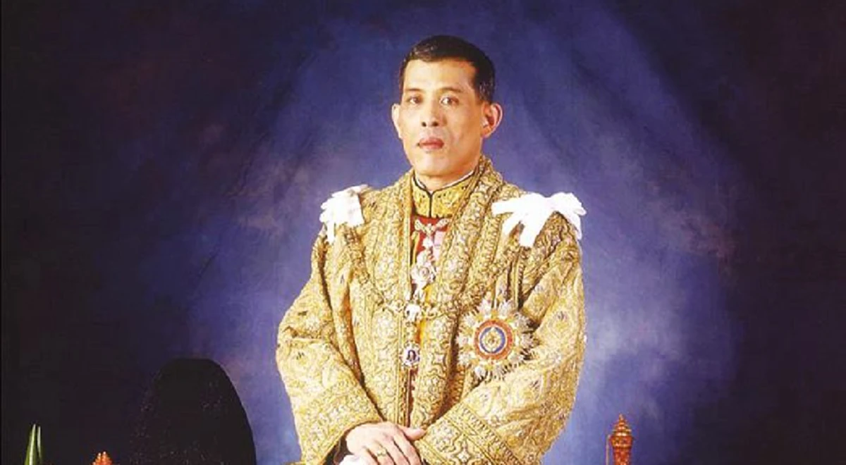 ปีใหม่เราคนไทยจะก้าวไปด้วยกันภายใต้พระบารมี ร.10