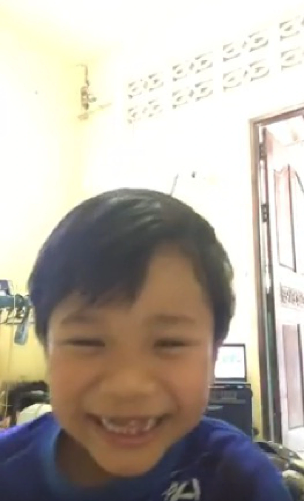 รู้แล้วอึ้ง! เด็กน้อยกับคลิปสุดฮอต#แม่ใหม่โคตรใจดี เคยออกรายการทีวีมีโรคประจำตัวเป็นธาลัสซีเมียพ่อเล่าอาการน่าสงสารสุดๆ!?(คลิป)