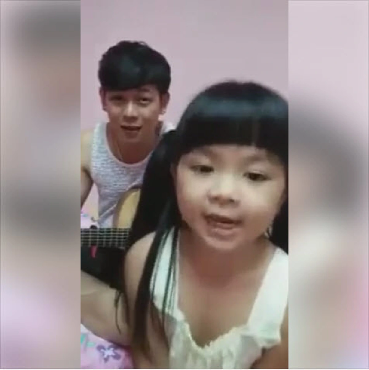 คู่พ่อลูกจัดเต็ม!! โชว์ลีลาเพลงรักเดียวกระหน่ำโซเชียล ชาวเน็ตแห่คอมเม้นท์งานนี้โฟกัสที่คุณพ่ออย่างเดียว!! (ชมคลิป)