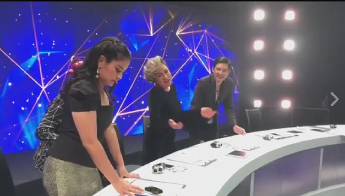 ไม่แน่จริงไม่เปิดโรงเรียนสอนร้องเพลง!! เต้นกระจายทั้งรายการ หลังครูอ้วนโชว์พลังเสียงขั้นเทพเพิ่มพลังให้กับทีมงาน (ชมคลิป)