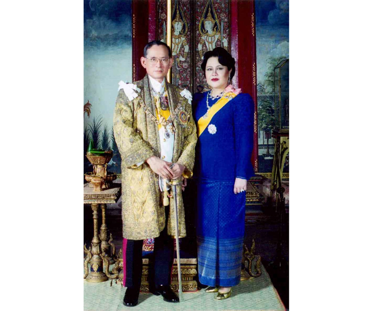 ฟังน้ำเสียงของพระองค์แล้ว ไม่อาจกลั้นน้ำตาไว้ได้..."ฟ้าหญิงจุฬาภรณ์ฯ" ทรงยกพระหัตถ์ไหว้ขอโทษราษฎร ที่เสด็จทรงเยี่ยมล่าช้าเนื่องจากทรงพระประชวร