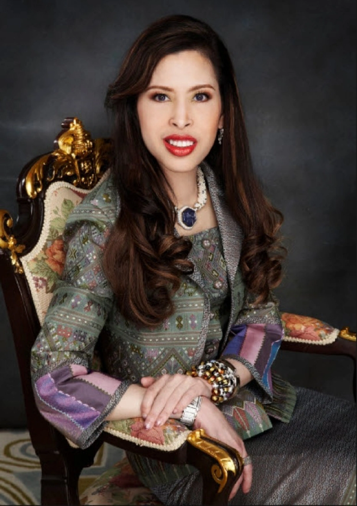 ฟังน้ำเสียงของพระองค์แล้ว ไม่อาจกลั้นน้ำตาไว้ได้..."ฟ้าหญิงจุฬาภรณ์ฯ" ทรงยกพระหัตถ์ไหว้ขอโทษราษฎร ที่เสด็จทรงเยี่ยมล่าช้าเนื่องจากทรงพระประชวร