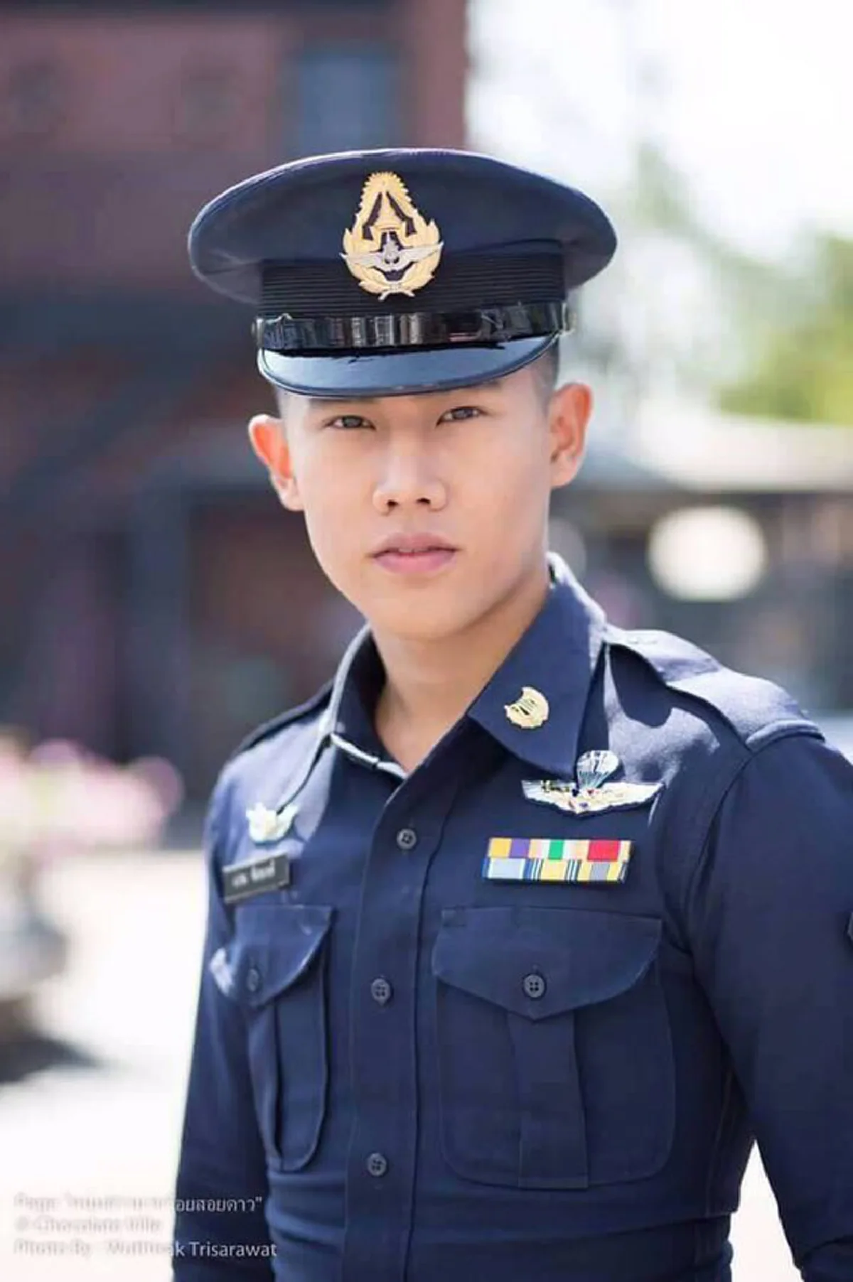 เผื่อ จะทำให้เด็กหลายๆคนคิดได้....เรื่องราวชีวิตที่แสนลำบากของ "จ่าอากาศโท เปรม จันทะวงศ์" จากเด็กวัด สู่ลูกทัพฟ้า!