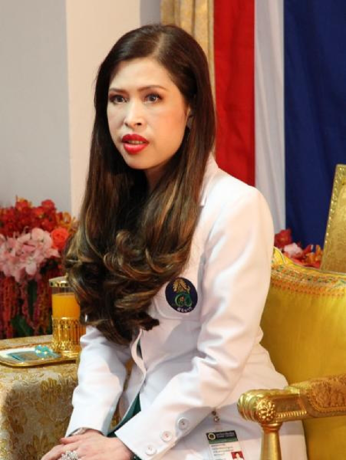 ฟังน้ำเสียงของพระองค์แล้ว ไม่อาจกลั้นน้ำตาไว้ได้..."ฟ้าหญิงจุฬาภรณ์ฯ" ทรงยกพระหัตถ์ไหว้ขอโทษราษฎร ที่เสด็จทรงเยี่ยมล่าช้าเนื่องจากทรงพระประชวร