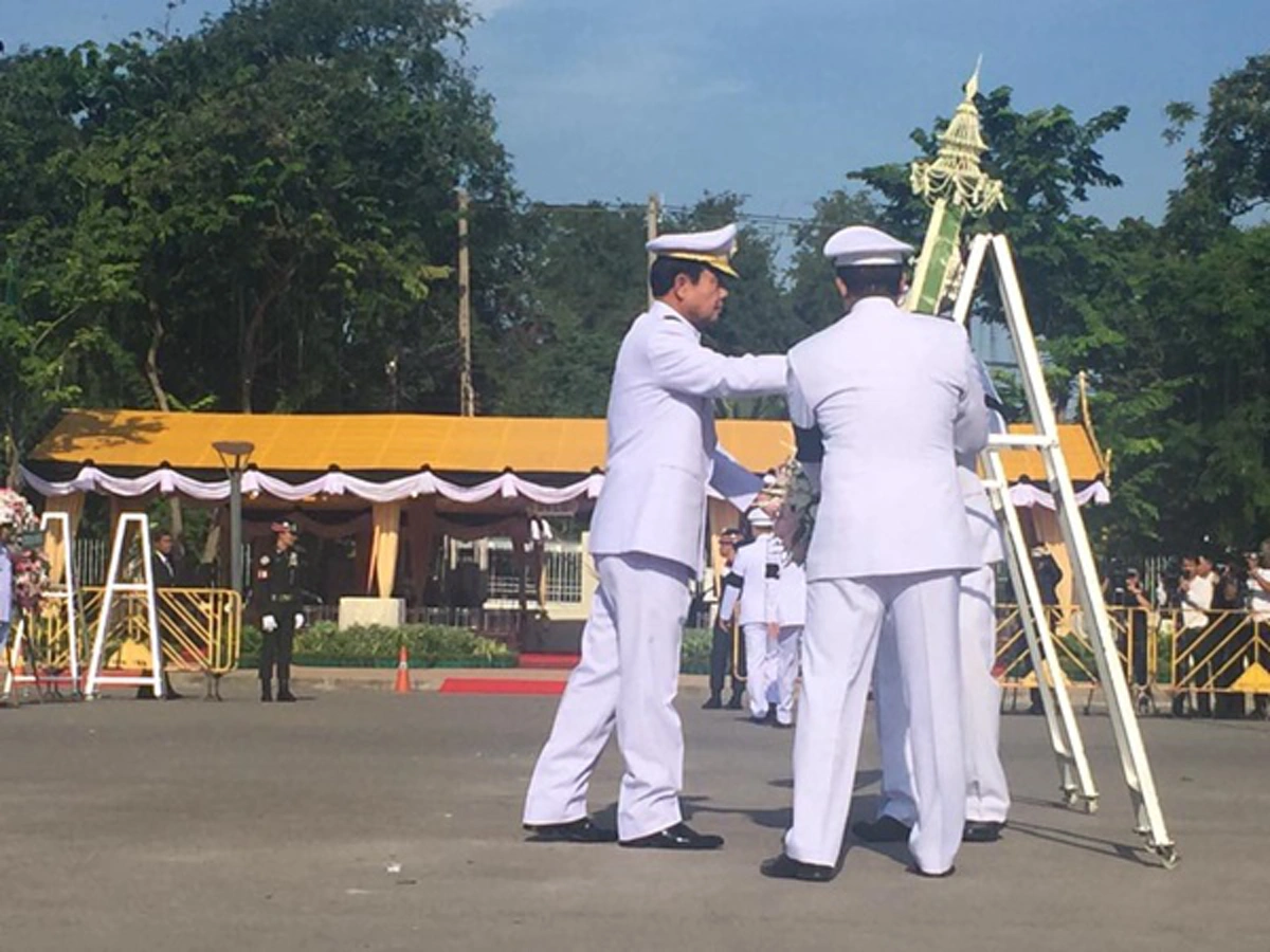 "พล.อ.ประยุทธ์" วางพวงมาลาน้อมรำลึกครบรอบ 106 ปี สวรรคตของพระบาทสมเด็จพระจุลจอมเกล้าเจ้าอยู่หัว รัชกาลที่ ๕ 