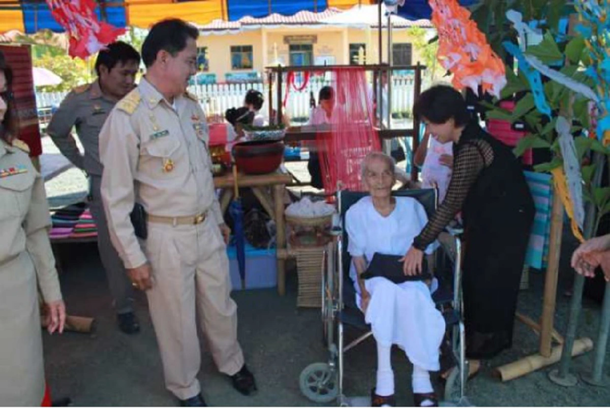 สุดสลด!! "อุ๊ยเปี้ย"  แม่เฒ่า 6 แผ่นดิน สิ้นแล้ว ด้วยวัย 107 ปี ขณะลูกสาวเผยเรื่องราวชีวิตของแม่ ที่ต้องบันทึกไว้ชั่วลูกชั่วหลาน!!