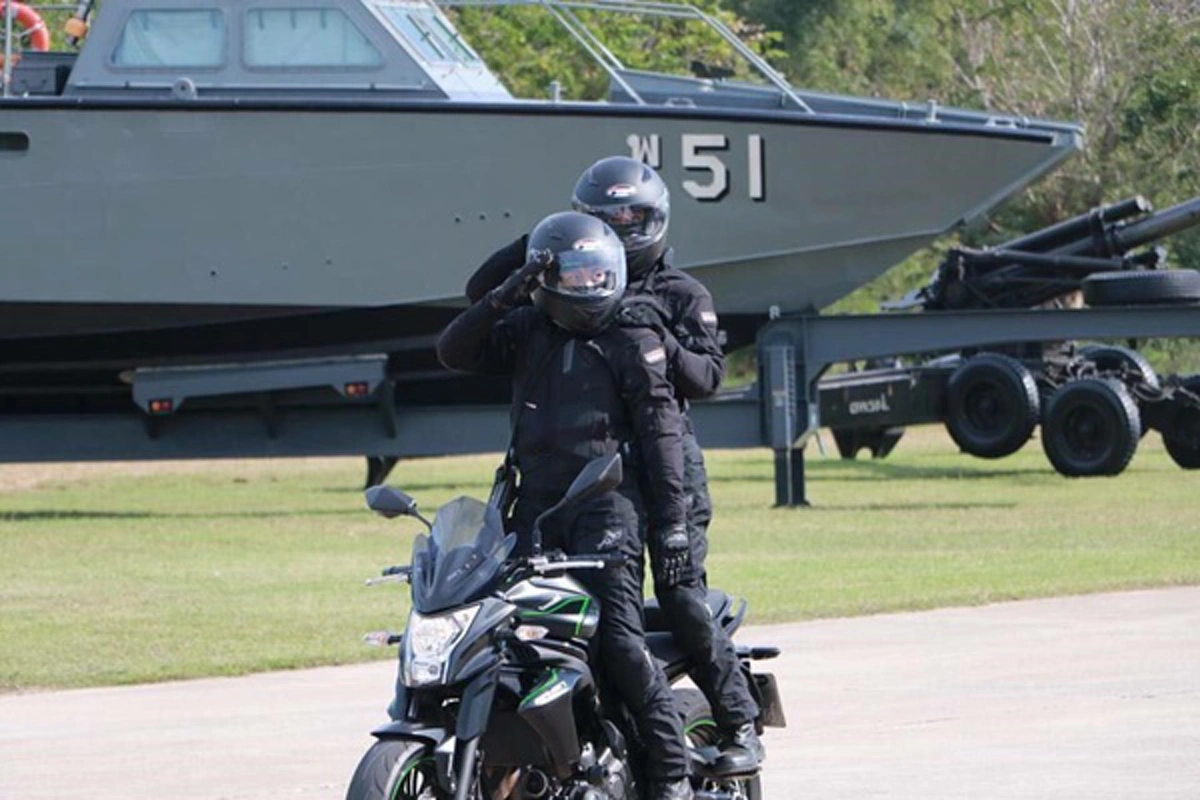 ผู้หญิงแล้วไง แกร่งไม่แพ้ชายใดก็แล้วกัน!!! 'สารวัตรทหารเรือหญิง" โชว์ศักยภาพสุดน่าทึ่งในพิธีสวนสนาม "วันกองทัพไทย"