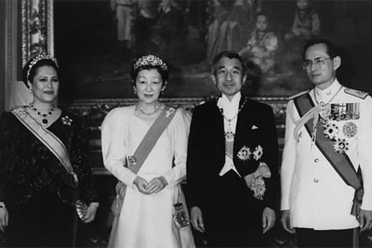สุดยิ่งใหญ่องค์จักรพรรดิญี่ปุ่นสักการะพระบรมศพ ย้อนรอยประวัติศาสตร์ 2 ราชวงศ์ด้วยสายสัมพันธ์ที่แน่นแฟ้น