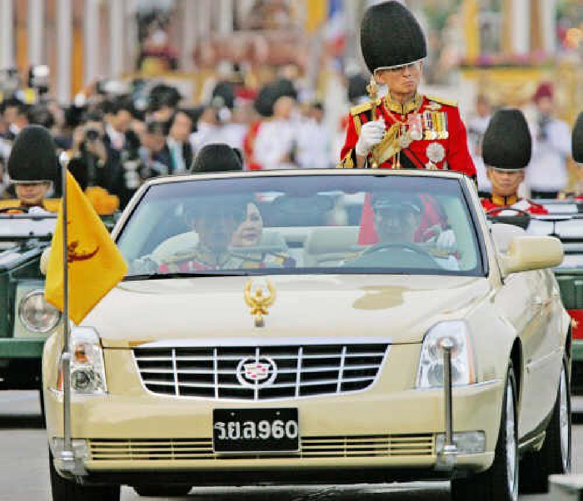 ไขข้อข้องใจ ตัวอักษร ป้ายทะเบียนรถพระที่นั่งของในหลวง ร.9 แต่ละป้ายทะเบียนมีความหมายอย่างไร??