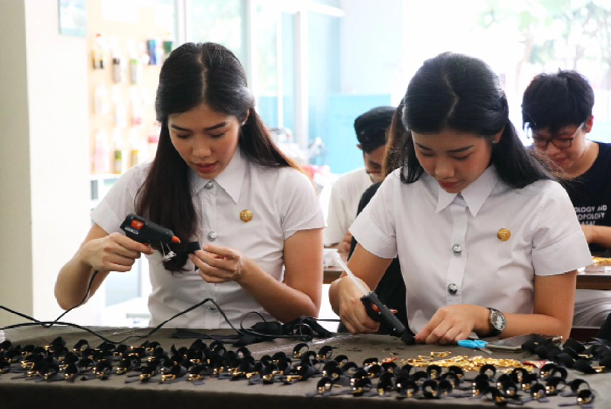 ความอัศจรรย์เกิดขึ้น!!!คนไทยใจหายครบ100วันที่พระองค์ท่านจากเราไป...ดวงใจเป็นหนึ่งเดียว