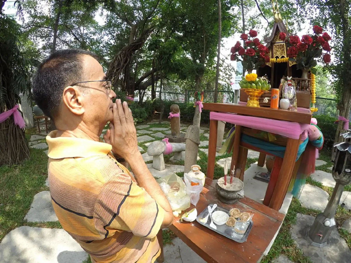 ศิวลึงค์พรึ่บกลางกรุง!!!  คนแห่นำสักการะ "เจ้าแม่ทับทิม"  ด้วยเหตุผลสุดอึ้ง ?? 