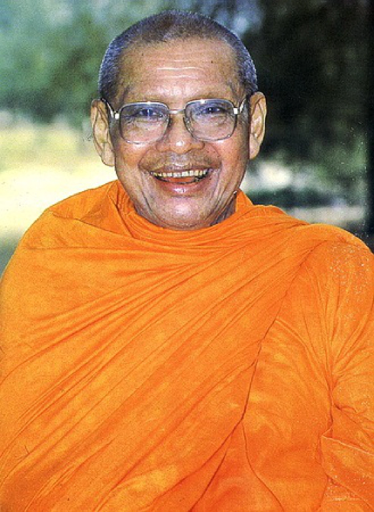 คำยืนยันจากหลวงพ่อฤๅษีลิงดำ!! "ในหลวงรัชกาลที่ ๙" ทรงเป็นพระโพธิสัตว์ที่ใช้ "ความเพียร" เป็นคุณธรรมนำ ... จึงยอมเหน็ดเหนื่อยและพยายามอย่างหนักเพื่อรื้อขนสรรพสัตว์ให้พ้นจากทุกข์!!
