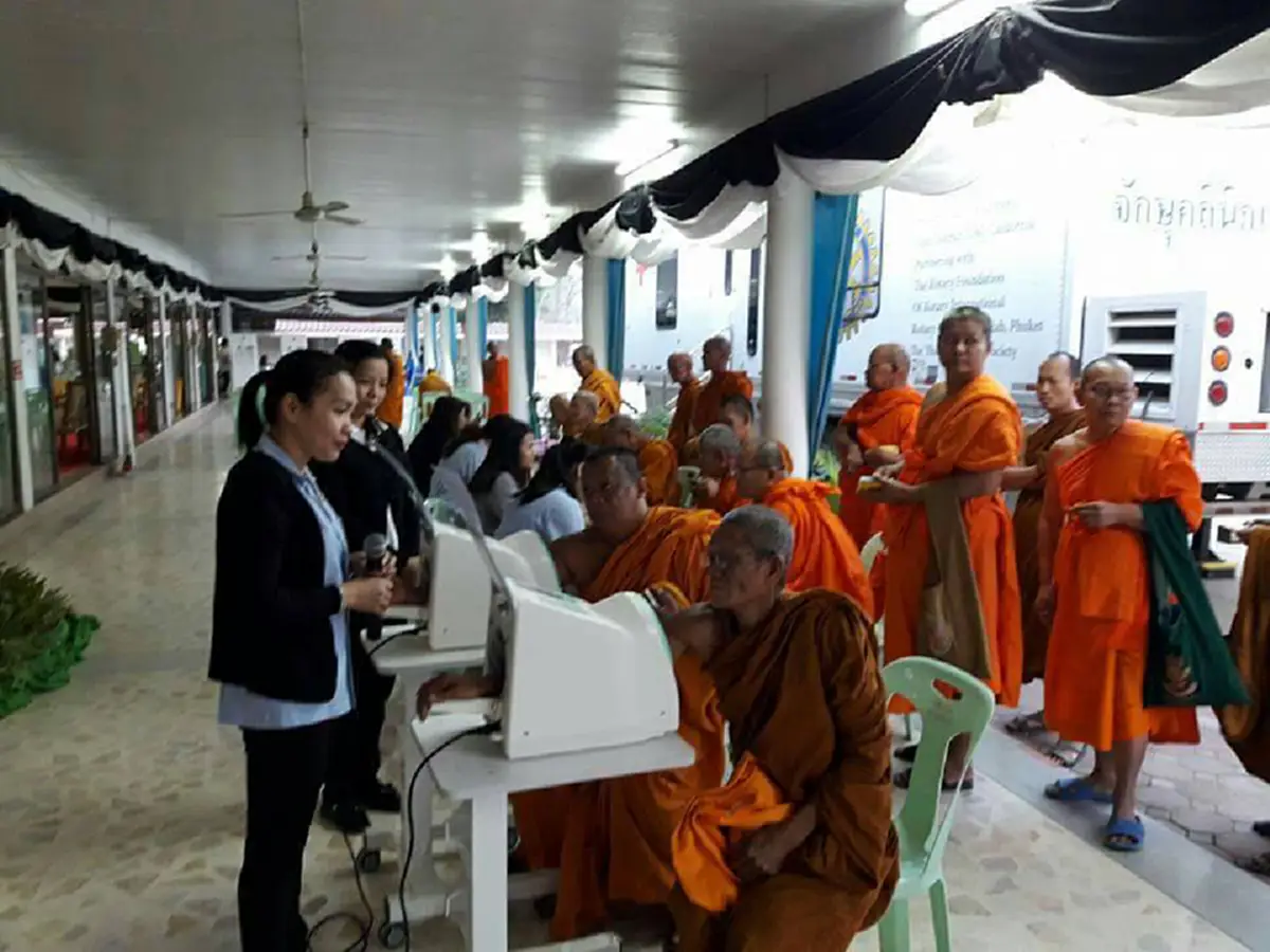นายกเหล่ากาชาดชัยนาทจัดโครงการจักษุศัลยกรรมเพื่อพระภิกษุ-แม่ชี เพื่อถวายในหลวง ร.9