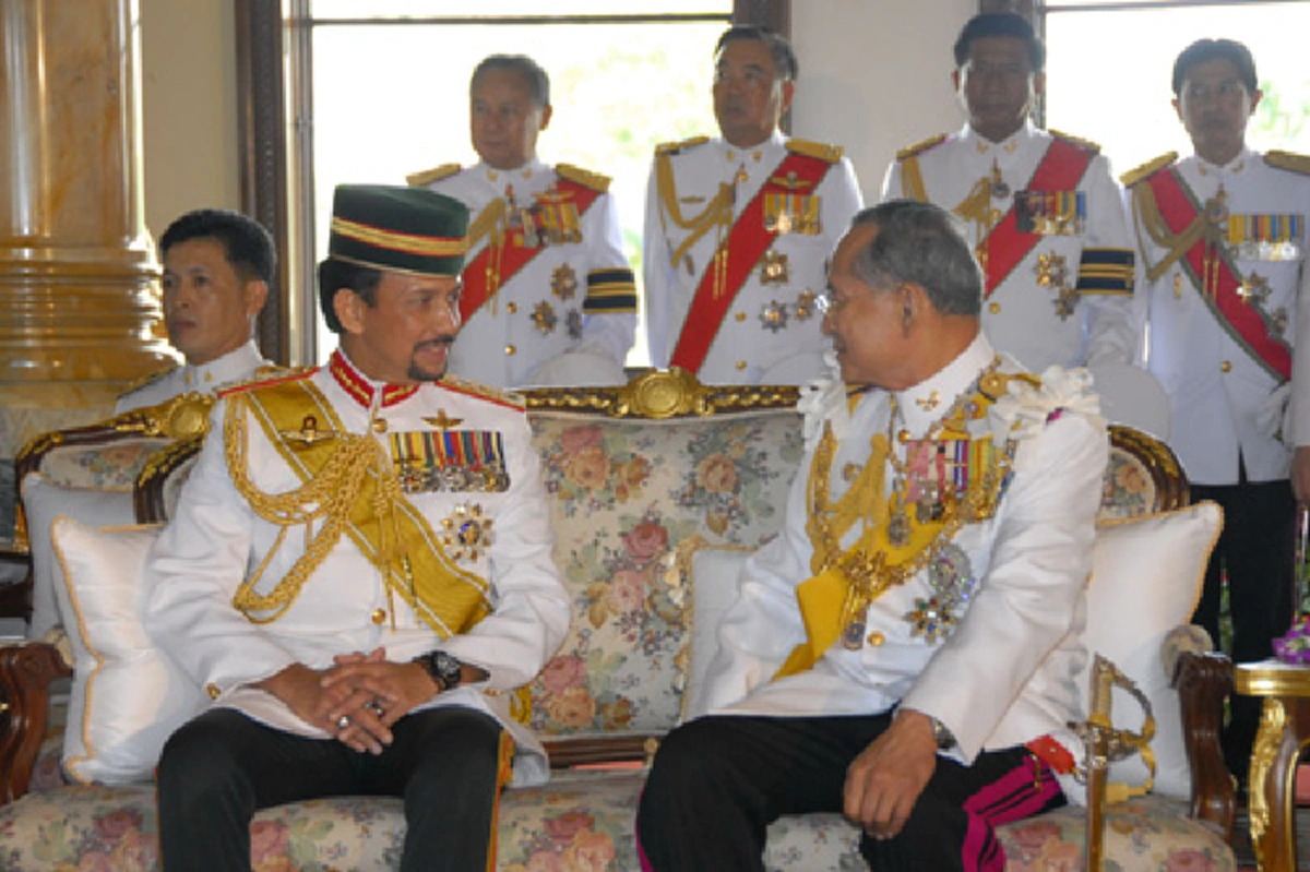 "มหามิตรอันชิดใกล้"  สายสัมพันธไมตรี ราชวงศ์จักรี ของไทย กับ ราชวงศ์โบลเกียห์ ของบรูไน แนบแน่นดุจดั่งพี่น้อง 