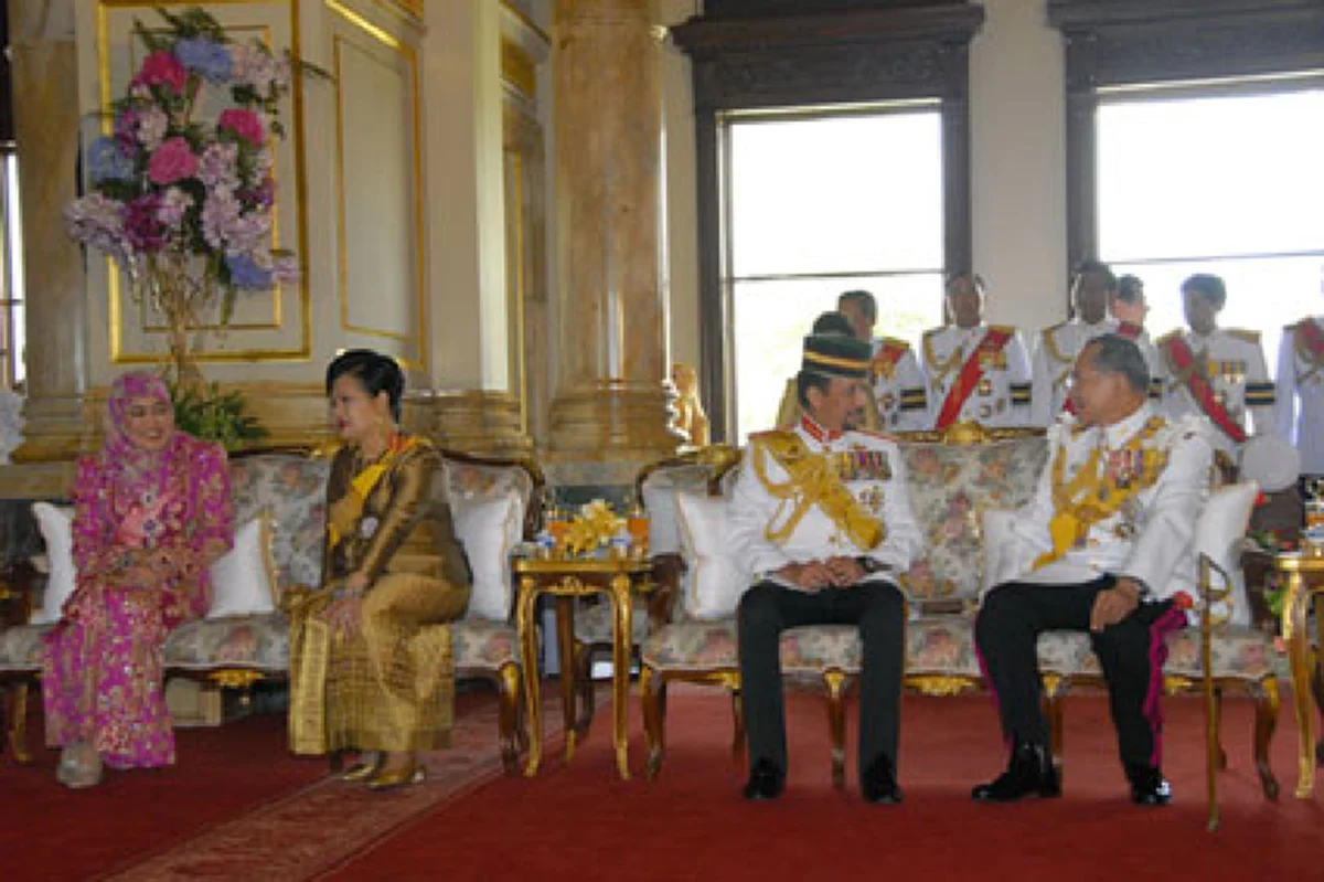 "มหามิตรอันชิดใกล้"  สายสัมพันธไมตรี ราชวงศ์จักรี ของไทย กับ ราชวงศ์โบลเกียห์ ของบรูไน แนบแน่นดุจดั่งพี่น้อง 