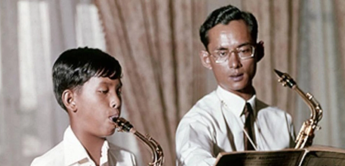 "ชายร้องเพลงดาวดวงเดือนให้แม่ฟังหน่อย ร้องแบบที่แม่ชอบนะ"พระราชกระแสรับสั่งของสมเด็จพระนางเจ้าฯ พระบรมราชินีนาถในรัชกาลที่๙ ครั้งที่ทรงตรัสขอกับสมเด็จพระเจ้าอยู่หัวรัชกาลที่๑๐