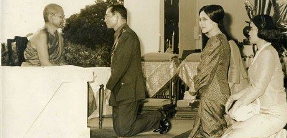 "พระนเรศวรมหาราช" กลับมาเกิดเป็นในหลวงรัชกาลที่๙ มีหน้าที่รบกับความยากจนให้คนทั้งประเทศ ตามคำบอกของหลวงพ่อฤๅษีลิงคำ ที่ฟังจากเทวดาที่ดอนเจดี