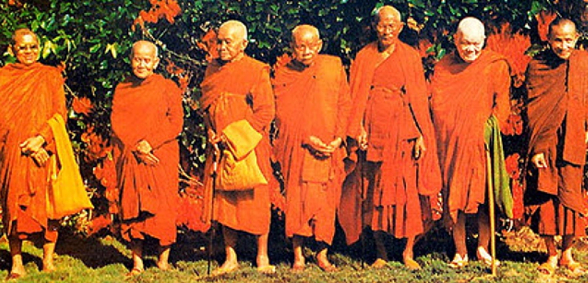 "หลวงปู่บุดดาเป็นพระทองคำทั้งองค์ ทำบุญกับท่านก็คือทำบุญกับพระอรหันต์นะ" พระที่หลวงพ่อฤๅษีลิงดำบอกย้ำเสมอ